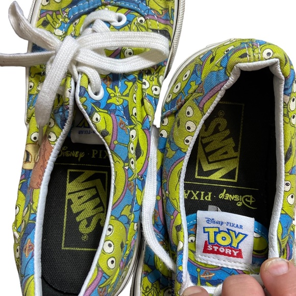 Vans x Disney Pixar Toy Story Glow in the Dark Aliens Sneakers Size 6 - Picture 3 of 11